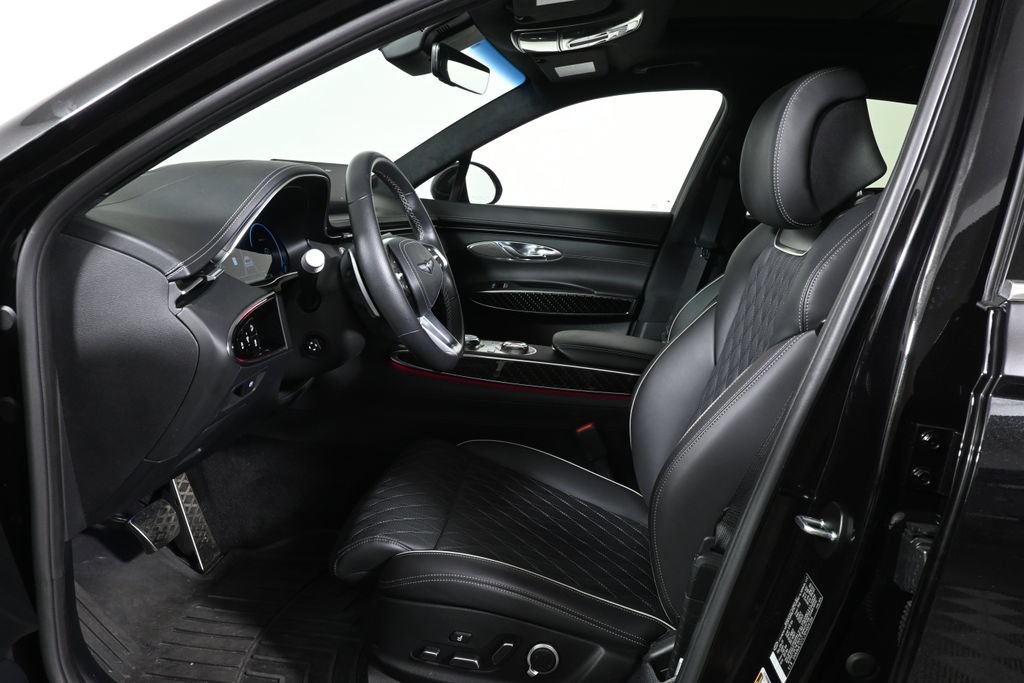 Used 2024 Genesis GV70 3.5T Sport w/ Sport Prestige Package AWD/4WD image 3