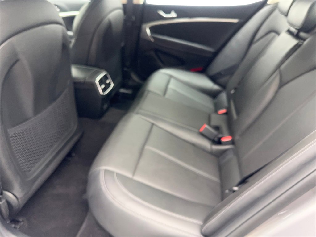 Used 2025 Genesis G70 2.5T image 33