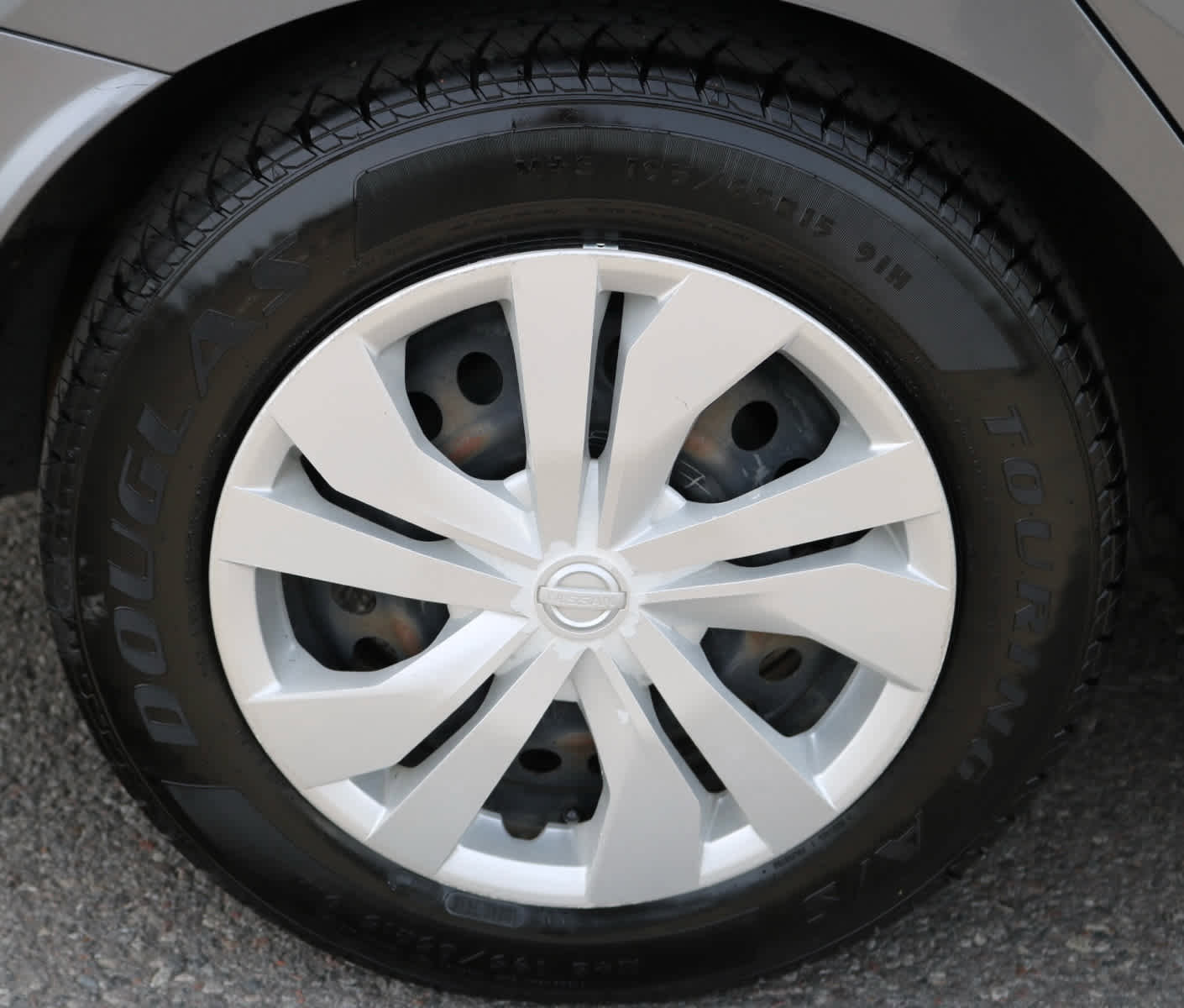 Used 2020 Nissan Versa S FWD image 11