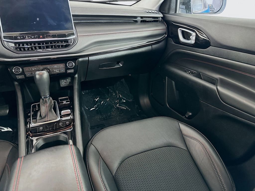 Used 2022 Jeep Compass Trailhawk image 29