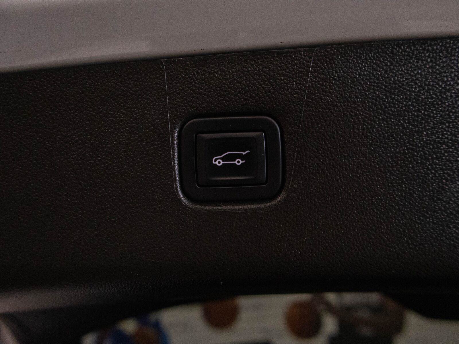 Used 2022 Chevrolet Blazer RS w/ Enhanced Convenience Package FWD image 26