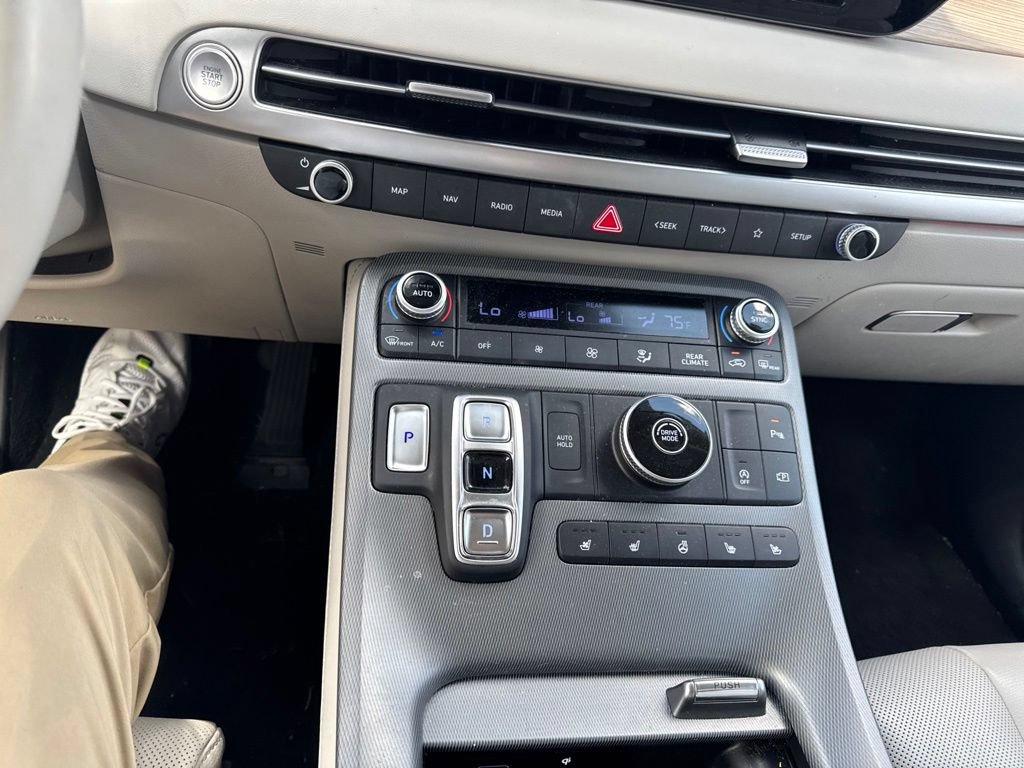 Used 2024 Hyundai Palisade Limited FWD image 32