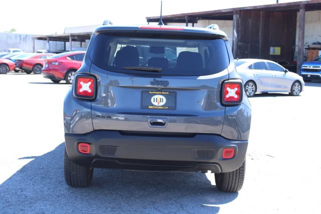 Used 2023 Jeep Renegade Altitude w/ Sun/Sound Group AWD/4WD image 4