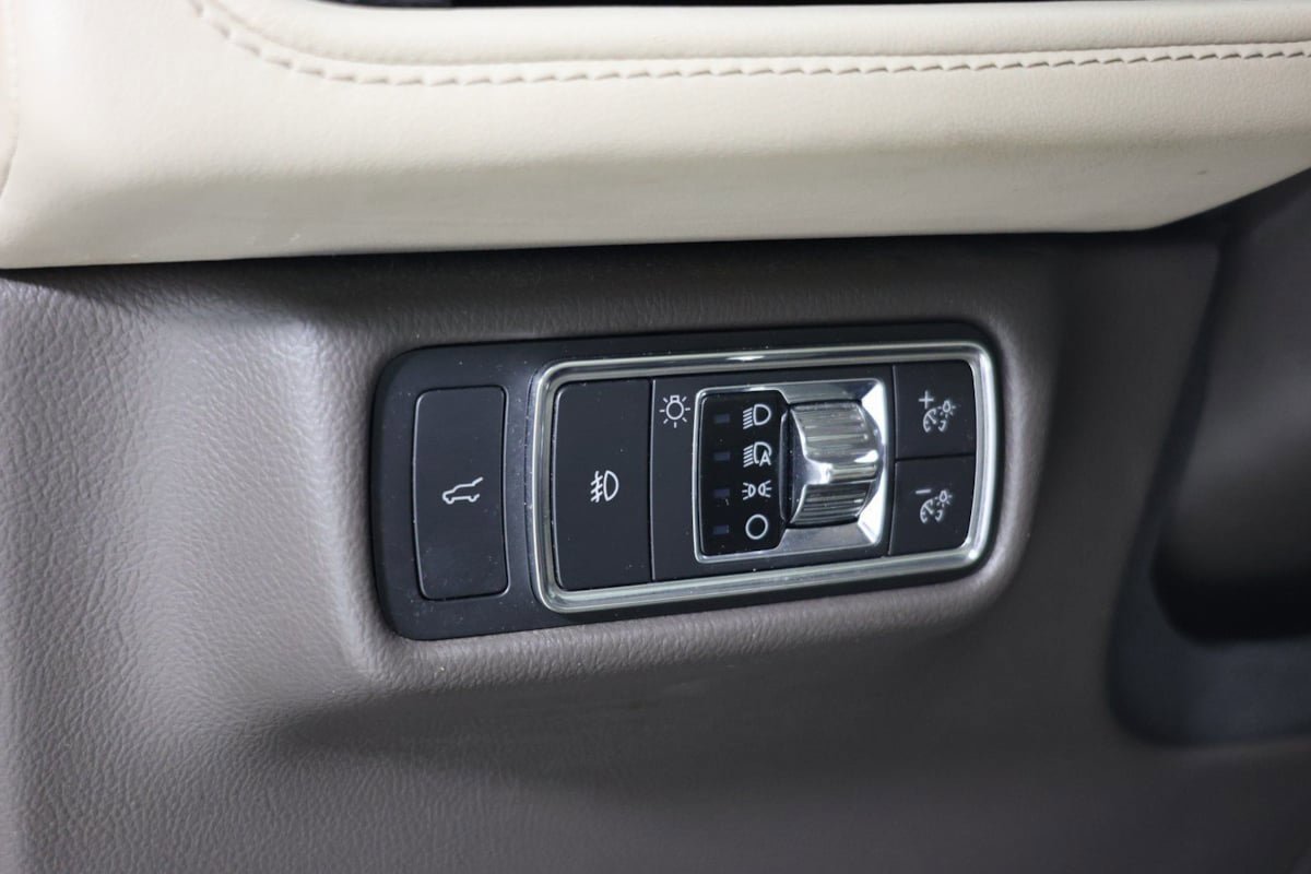 Used 2021 Lincoln Aviator Reserve w/ Class IV Trailer Tow Package AWD/4WD image 24