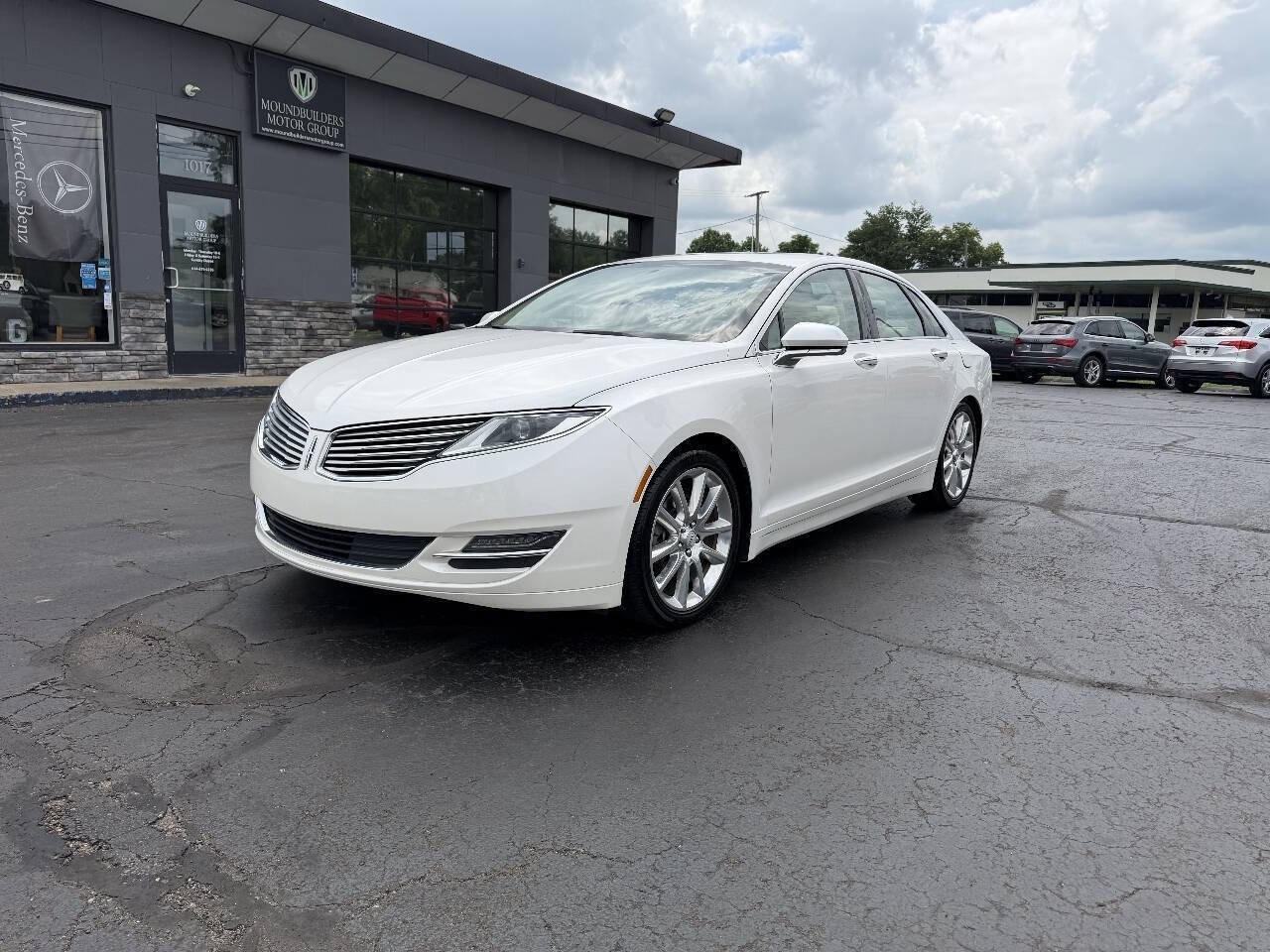 Used 2015 Lincoln MKZ w/ Equipment Group 102A Reserve FWD image 2