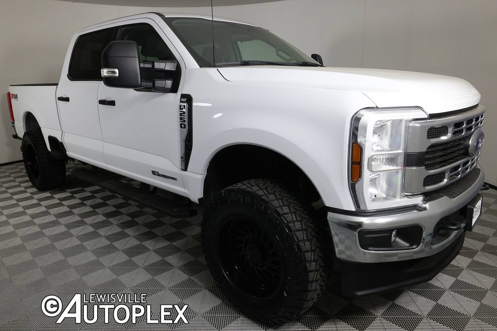 Used 2024 Ford F250 XLT w/ FX4 Off-Road Package AWD/4WD image 3