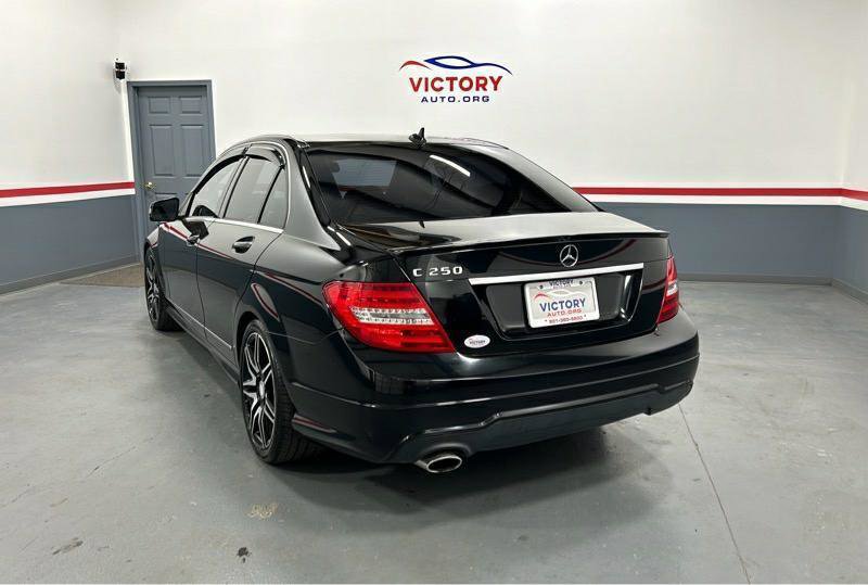 Used 2013 Mercedes-Benz C 250 Sedan image 3
