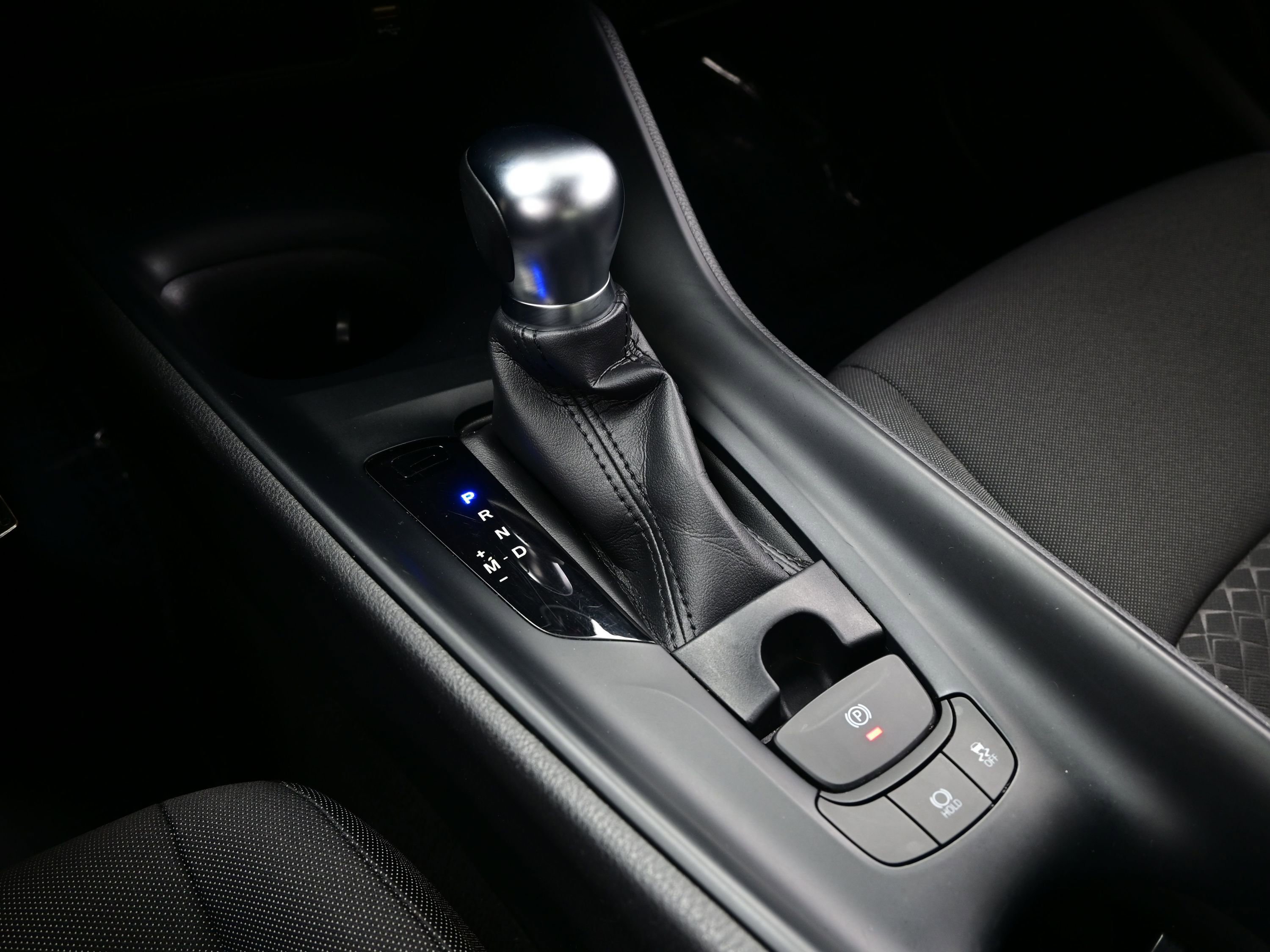 Used 2021 Toyota C-HR LE image 19