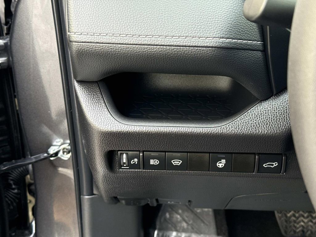 Used 2025 Toyota RAV4 XLE image 16