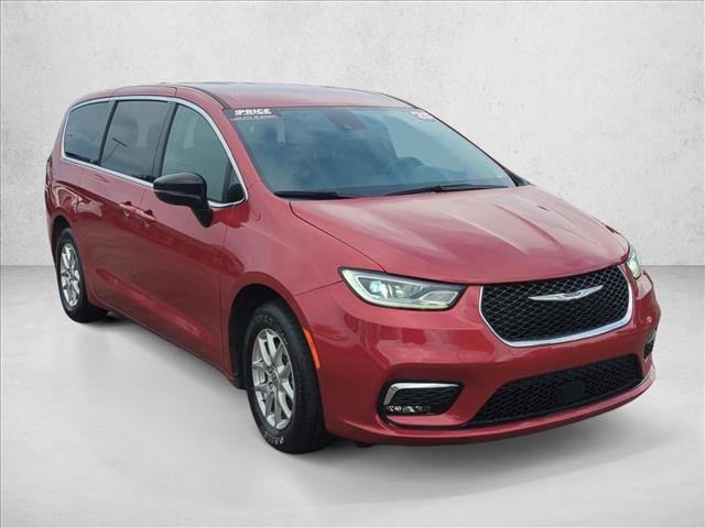 Used 2025 Chrysler Pacifica Select FWD image 3