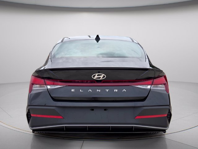 New 2026 Hyundai Elantra SEL Sport FWD image 4