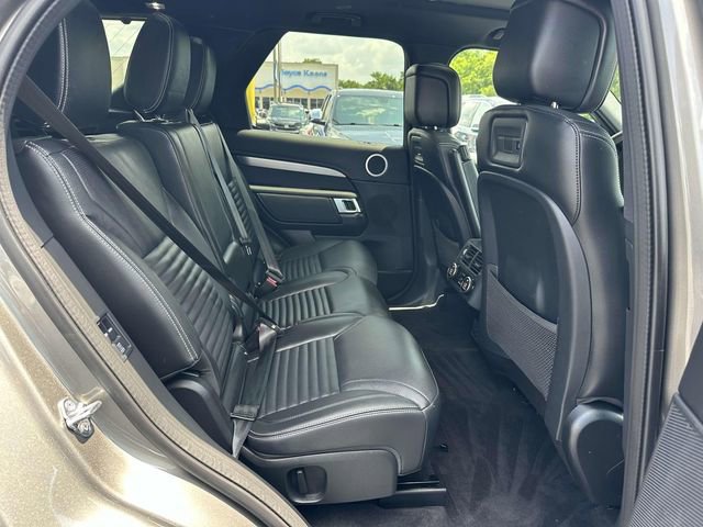 Used 2024 Land Rover Discovery Dynamic SE image 9