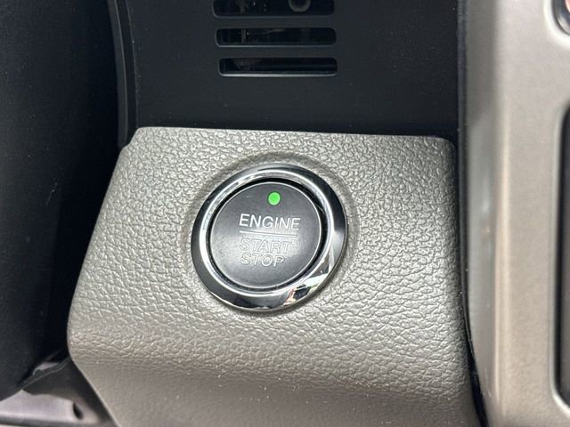 Used 2015 Ford F150 Lariat image 16