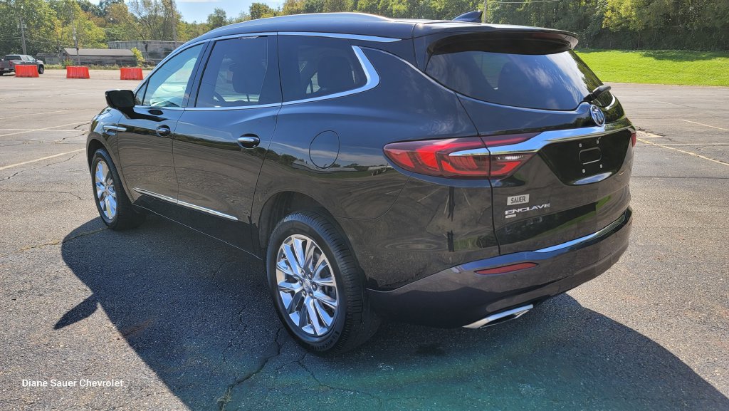 Used 2021 Buick Enclave Essence w/ Sound and Sites Package AWD/4WD image 9