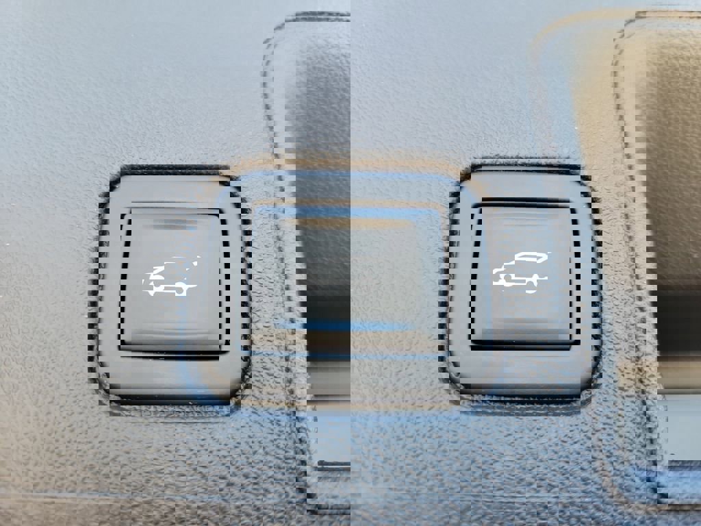 Certified 2024 GMC Terrain SLT w/ LPO, Floor Liner Package image 20