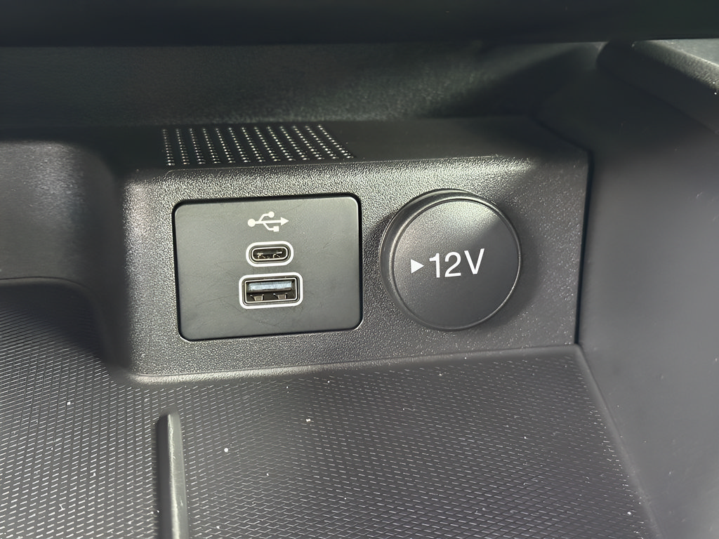 Used 2025 Ford Escape ST-Line w/ Tech Pack #1 AWD/4WD image 17