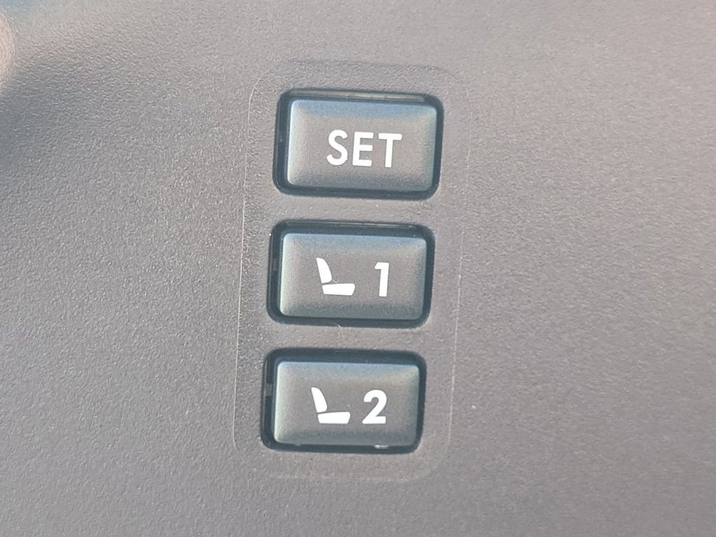 Used 2022 Subaru Ascent Limited w/ Technology Package image 29