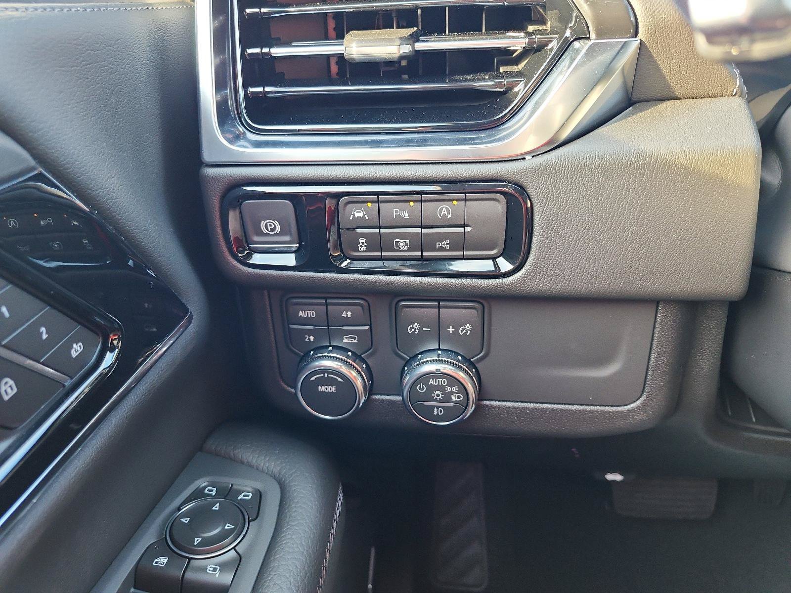 New 2026 GMC Yukon XL Denali w/ Sun & Power Step Package AWD/4WD image 17