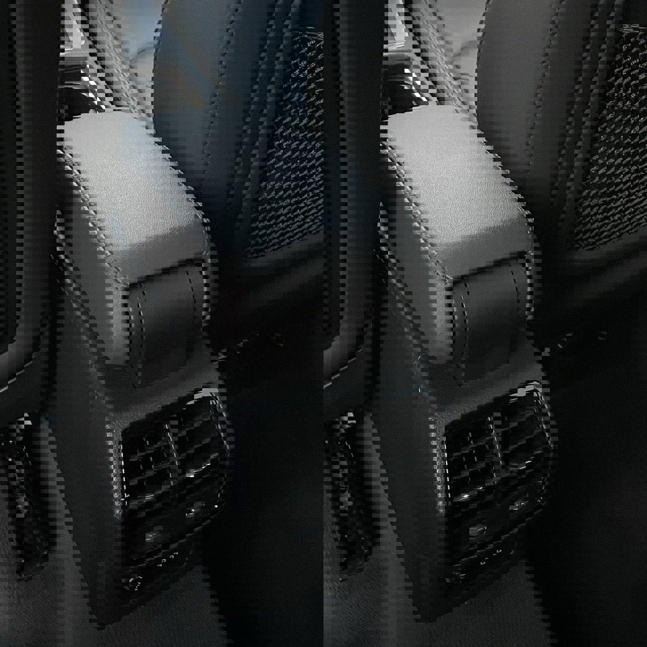 Used 2023 Audi Q3 2.0T Premium image 24