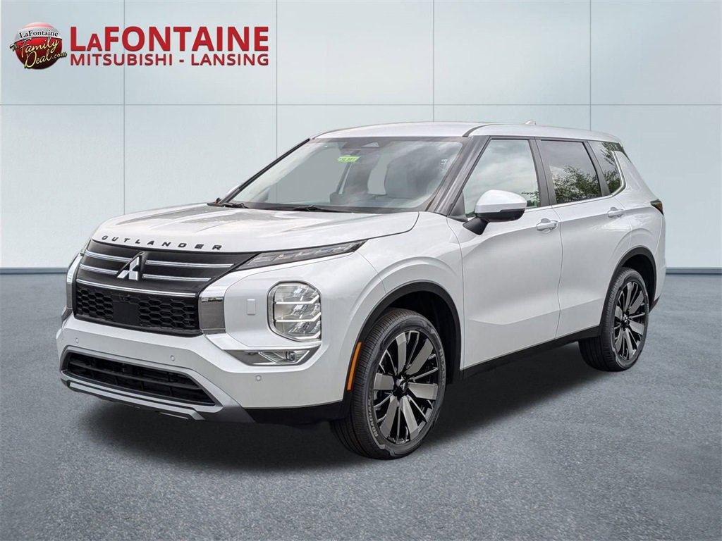New 2025 Mitsubishi Outlander SE image 1
