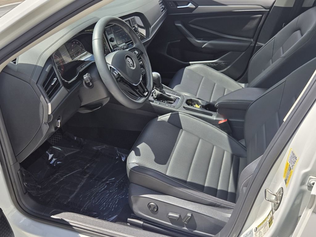 Used 2021 Volkswagen Jetta SE w/ SE Cold Weather Package FWD image 10