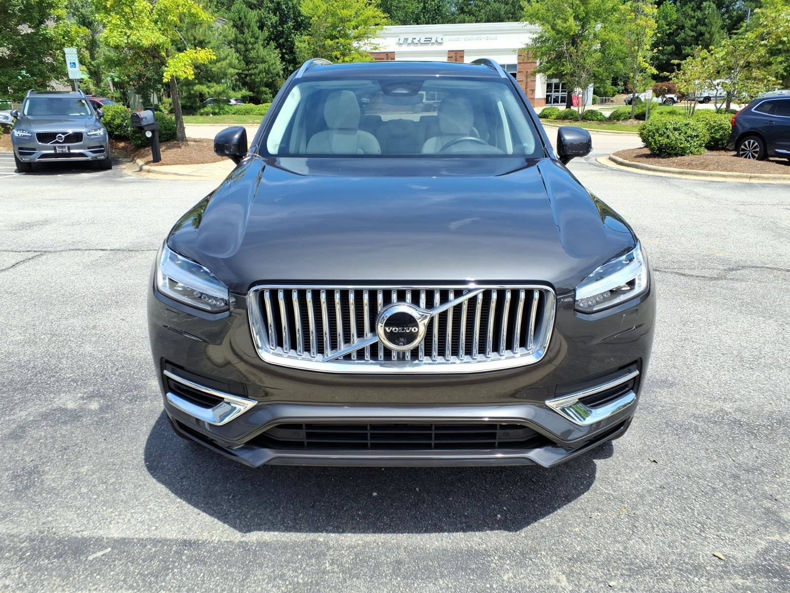 Used 2024 Volvo XC90 T8 Plus w/ Protection Package Premier AWD/4WD image 10