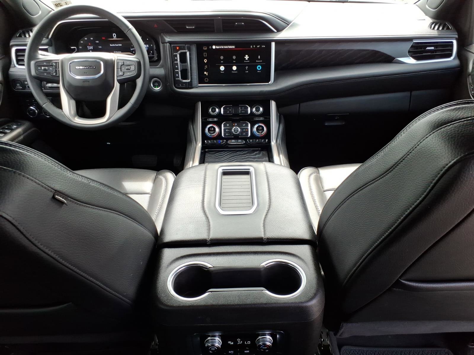 Certified 2024 GMC Yukon XL Denali AWD/4WD image 9