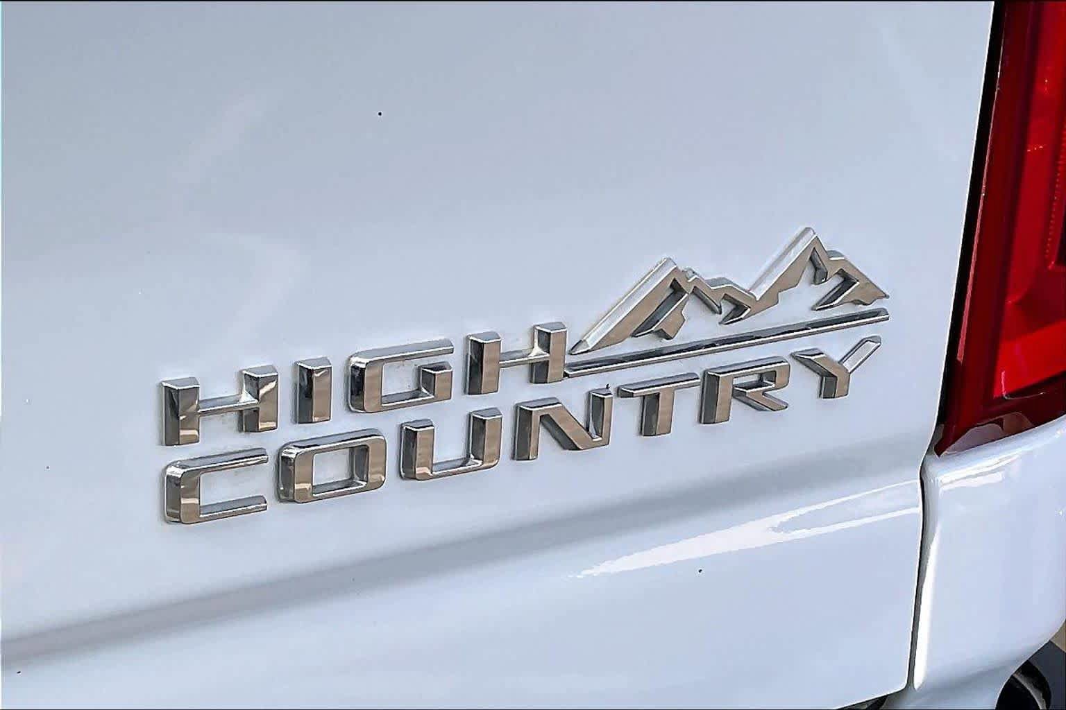 Used 2022 Chevrolet Silverado 2500 High Country w/ Technology Package image 11