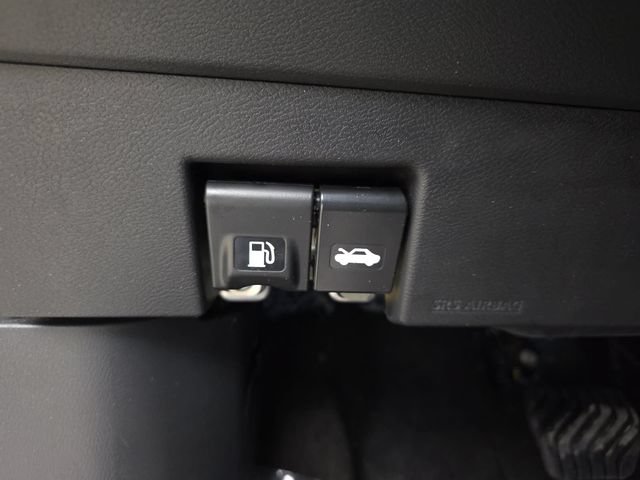 Used 2025 Nissan Versa SV w/ Trunk Package FWD image 38