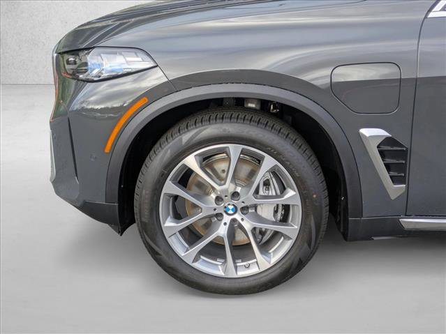 New 2026 BMW X5 xDrive50e w/ Premium Package AWD/4WD image 10