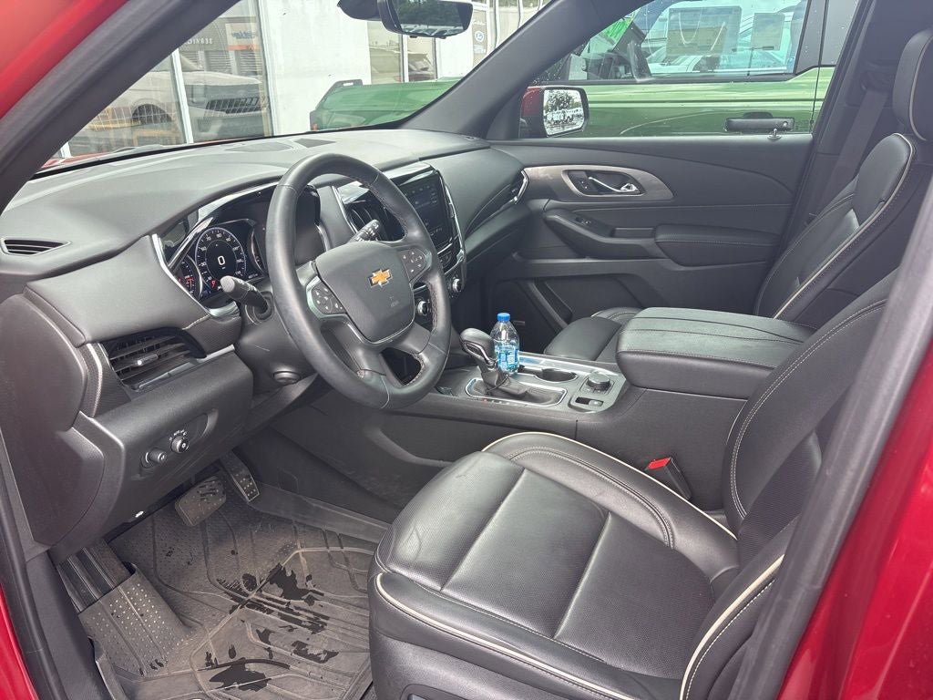 Used 2023 Chevrolet Traverse Premier FWD image 10