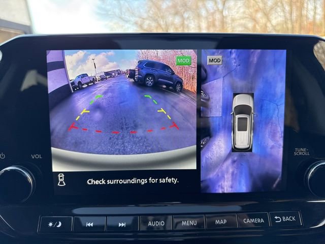 Used 2024 Nissan Pathfinder Platinum w/ Cargo Package image 27