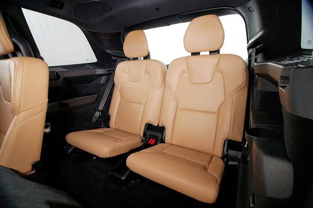 Certified 2023 Volvo XC90 B6 Ultimate w/ Protection Package Premier image 29