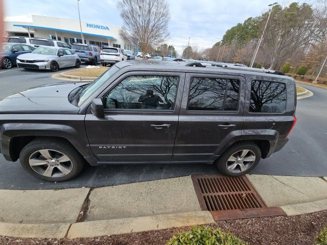 Used 2016 Jeep Patriot High Altitude image 2
