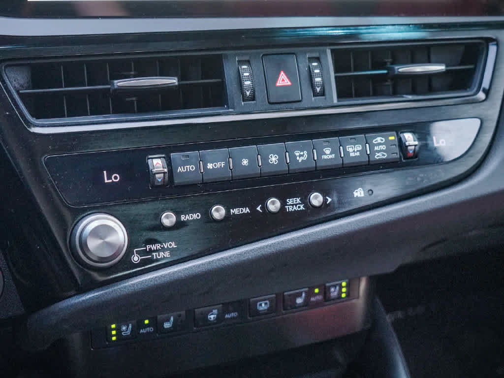 Used 2024 Lexus ES 350 F Sport w/ Accessory Package (Z2) FWD image 19