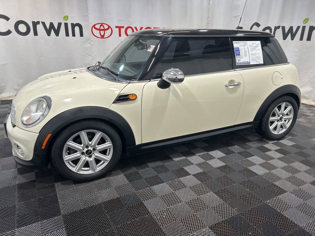 Used 2011 MINI Cooper Hardtop image 4