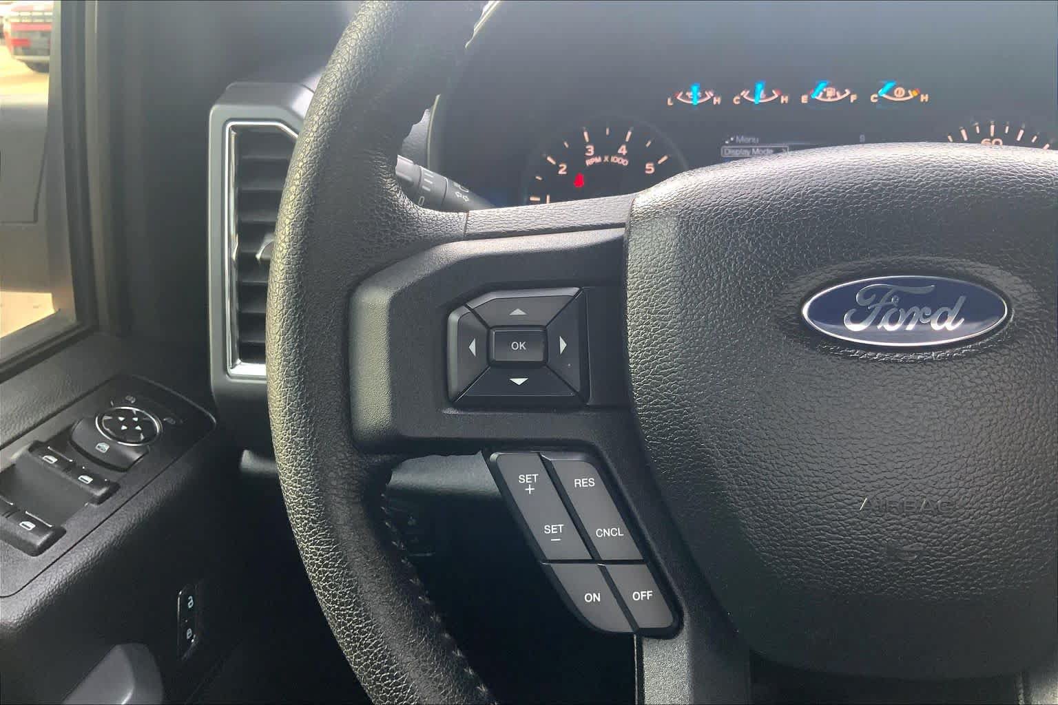 Used 2015 Ford F150 XLT w/ Equipment Group 302A Luxury AWD/4WD image 24