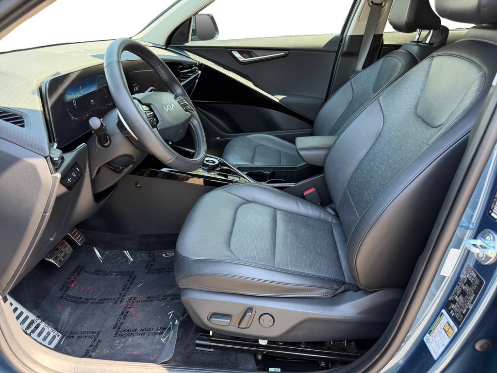 Certified 2023 Kia Niro Wave w/ Wave Preserve Package FWD image 16