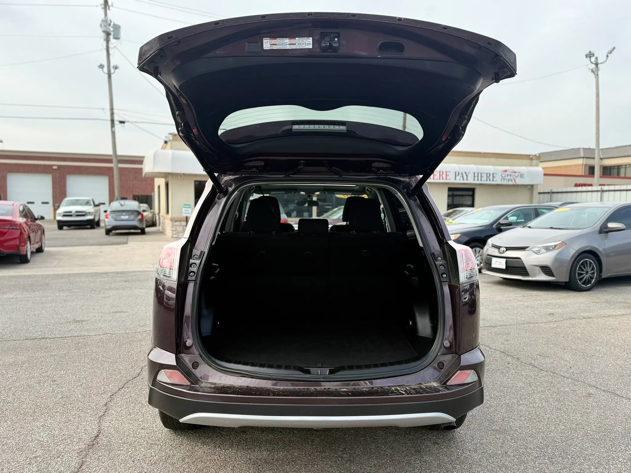 Used 2016 Toyota RAV4 XLE FWD image 9