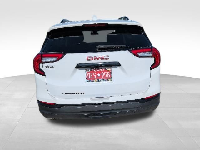 Used 2022 GMC Terrain SLE w/ Driver Convenience Package FWD image 4