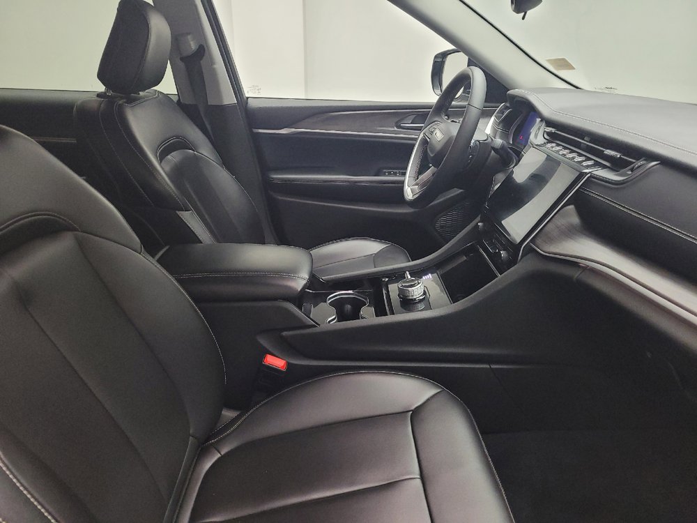 Used 2023 Jeep Grand Cherokee L Limited AWD/4WD image 21