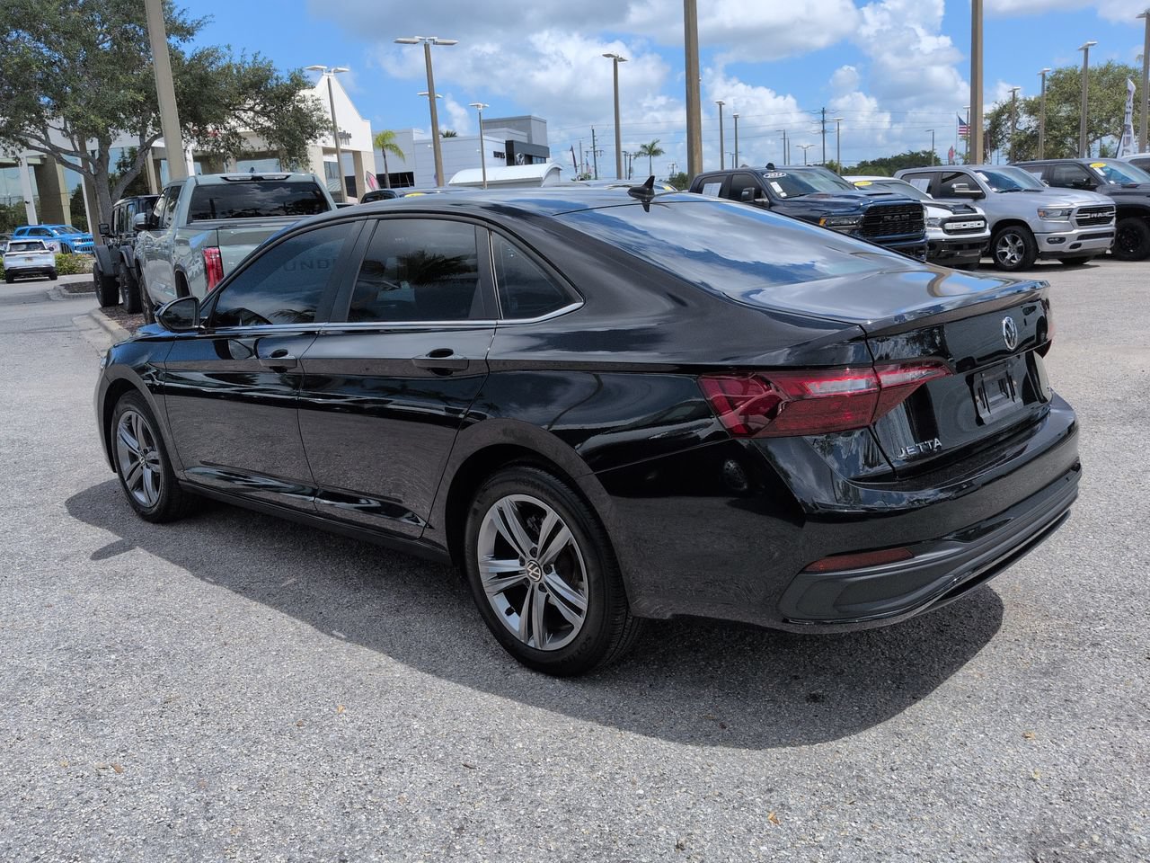 Used 2022 Volkswagen Jetta SE FWD image 7