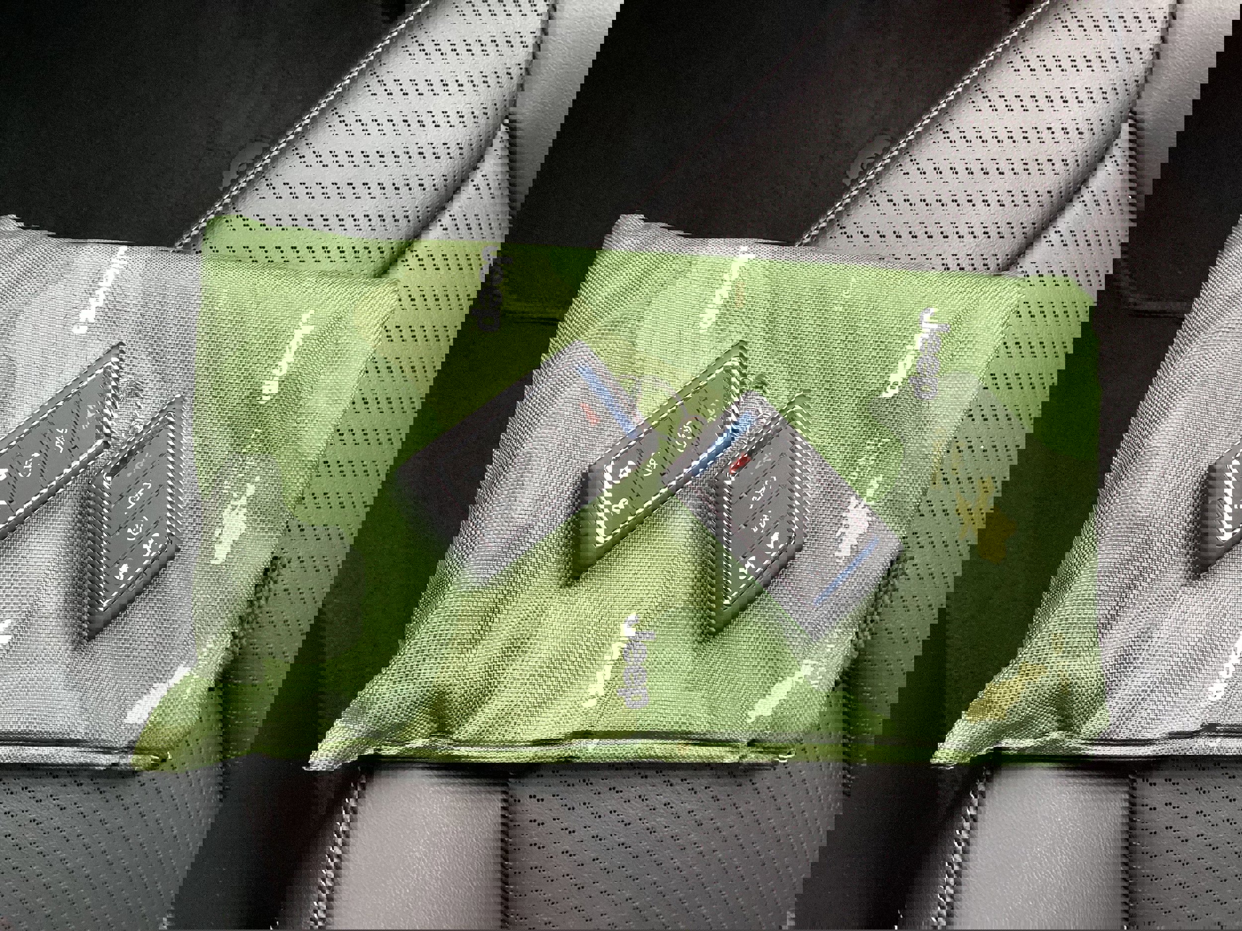 Used 2024 Jeep Grand Cherokee Limited w/ Luxury Tech Group II image 24