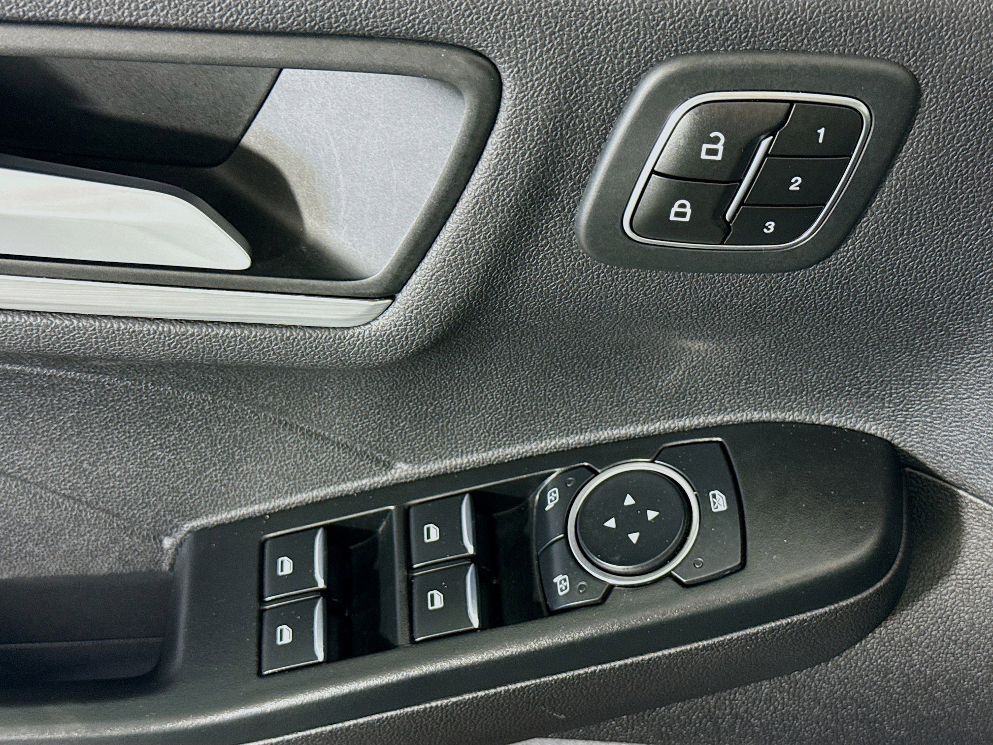 Used 2023 Ford Escape SE w/ PHEV Premium Package image 24