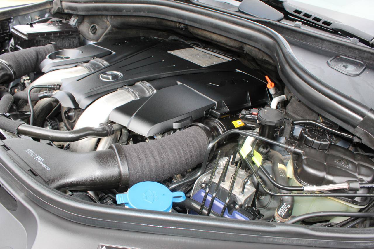 Used 2014 Mercedes-Benz GL 550 4MATIC image 40