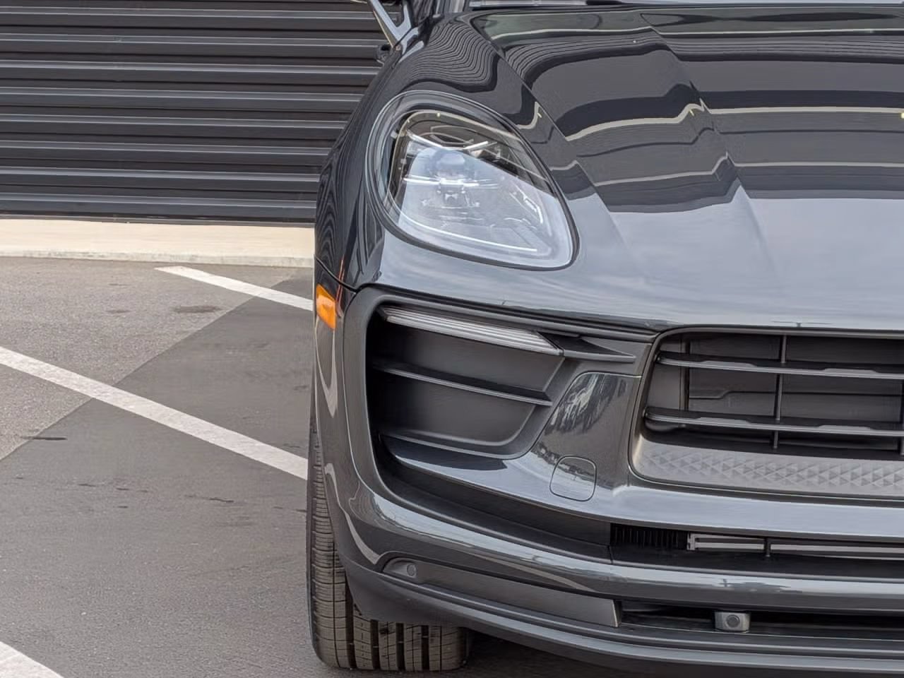 Certified 2026 Porsche Macan AWD/4WD image 13