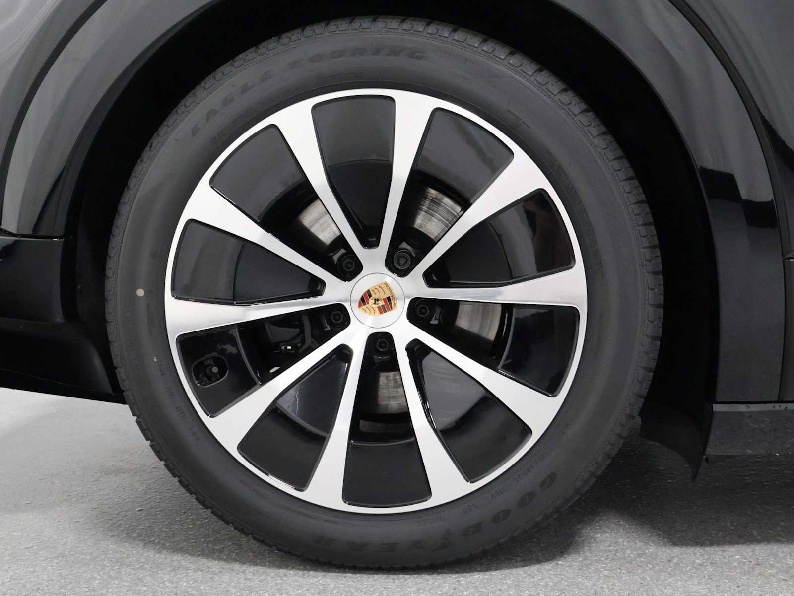 New 2026 Porsche Cayenne Electric AWD/4WD image 38