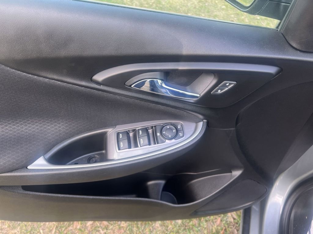 Used 2023 Chevrolet Malibu LT image 14