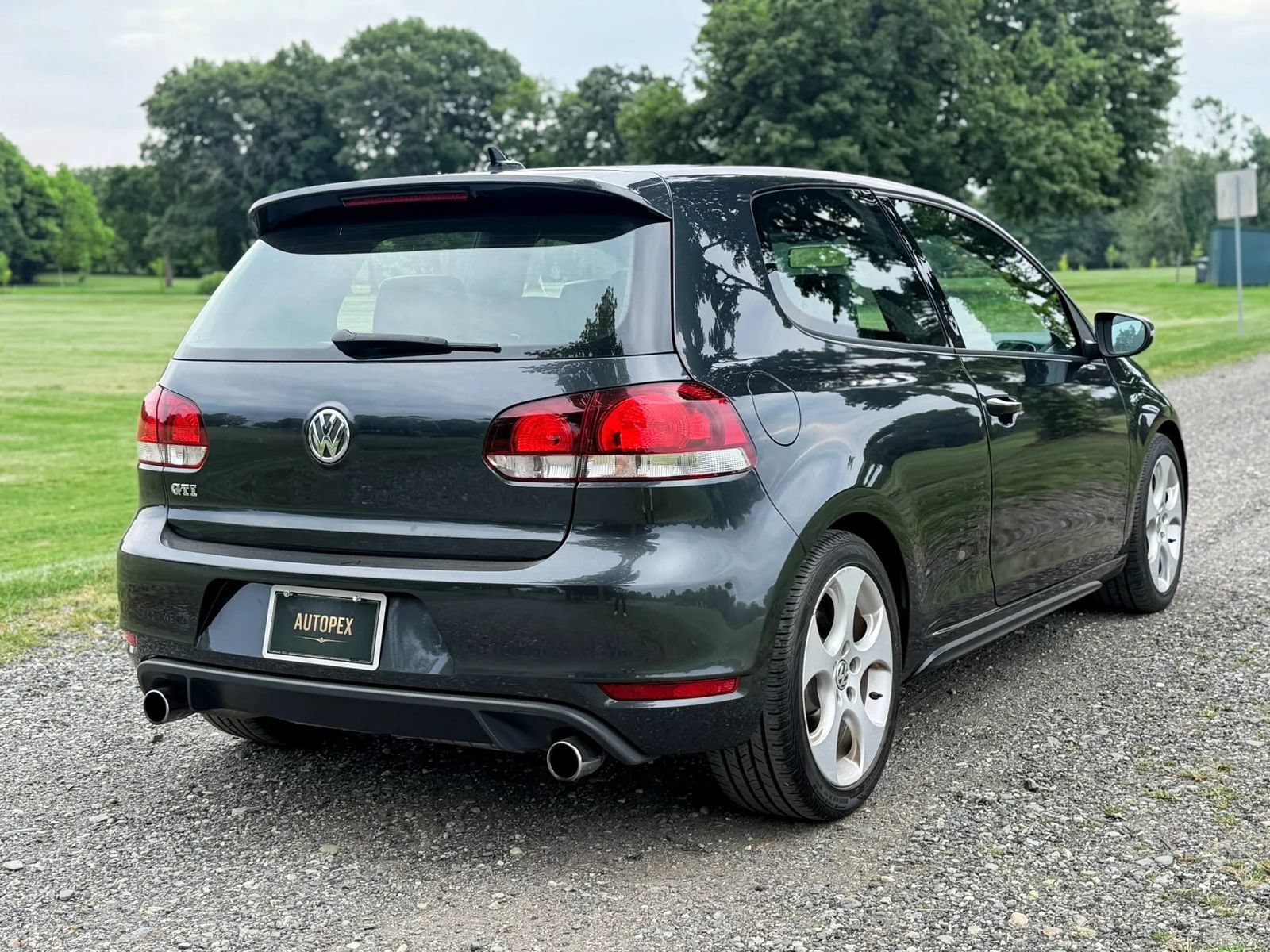 Used 2010 Volkswagen GTI 2-Door FWD image 10