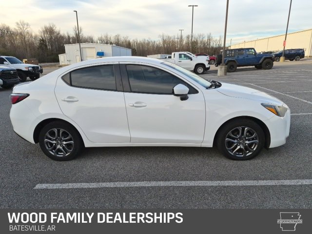 Used 2019 Toyota Yaris L image 4